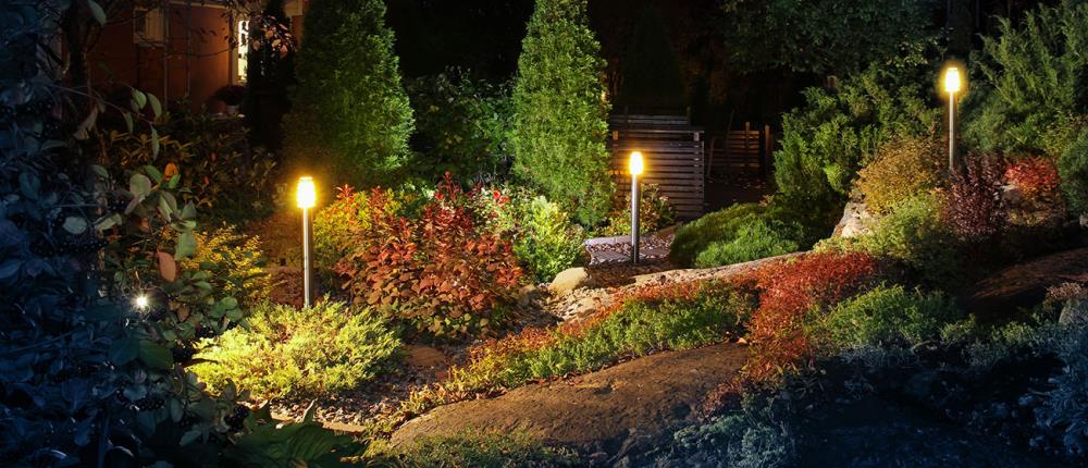 Come illuminare il giardino: che luci usare e dove posizionarle