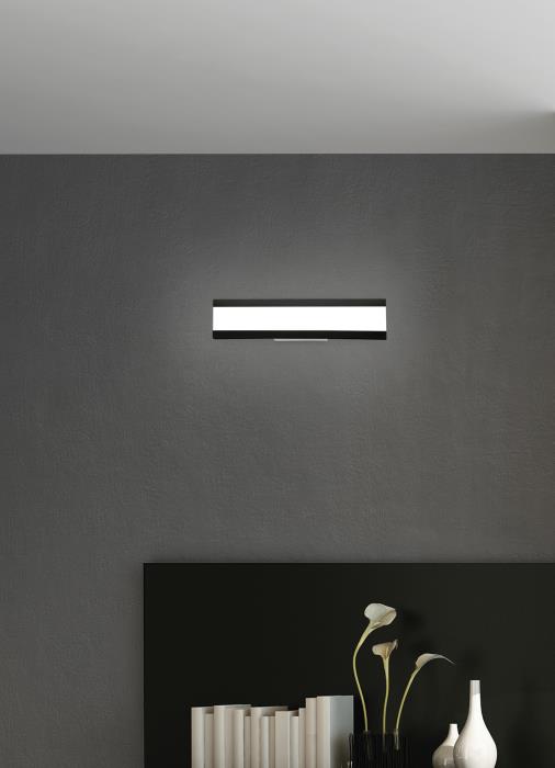 Applique a Led rettangolare in metallo con diffusore centrale nero - Rail