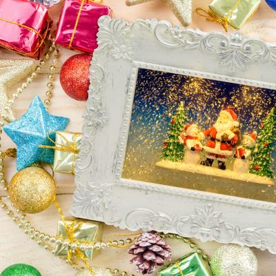 Quadro natalizio luminoso bianco con effetto palla di neve - Babbo Natale